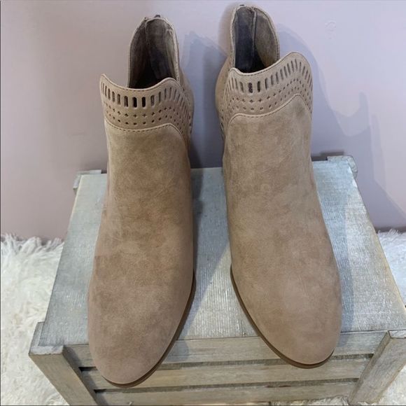 Vince Camuto Lacy Cutout Booties New - Picture 4 of 8